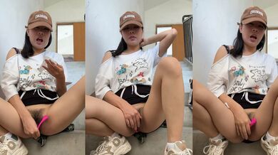 新晋主播 titi99770 楼道露出自慰视频流出 粉嫩小穴道具狂插 高潮喷水地板湿 全程透浪叫不止！